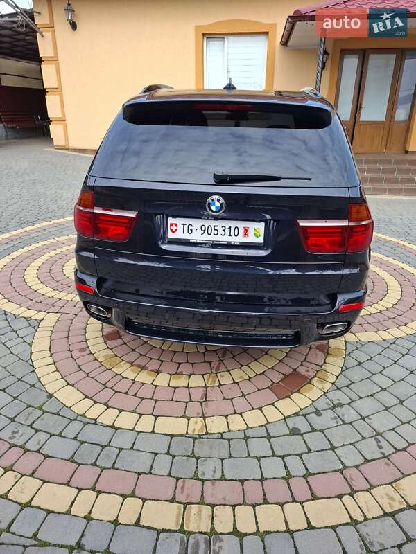 Позашляховик / Кросовер BMW X5 2011 в Чернівцях