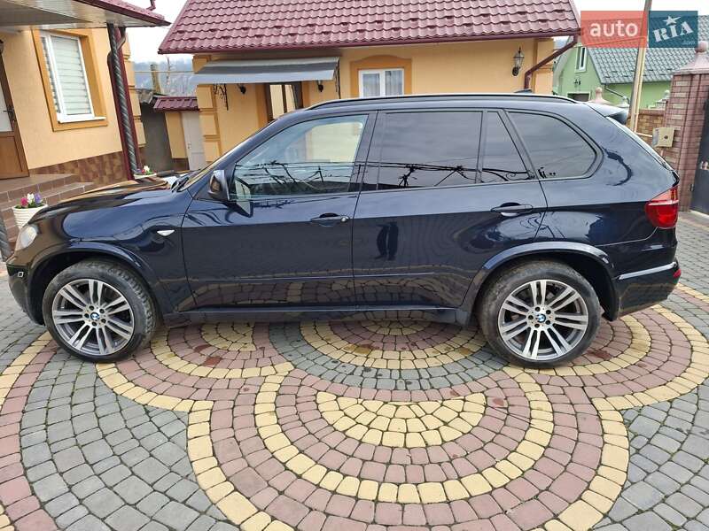 Позашляховик / Кросовер BMW X5 2011 в Чернівцях