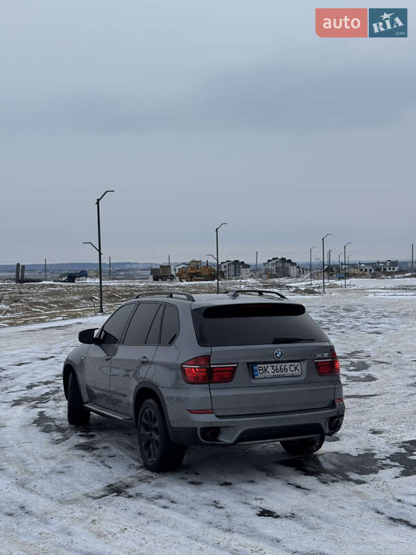 Внедорожник / Кроссовер BMW X5 2013 в Ровно