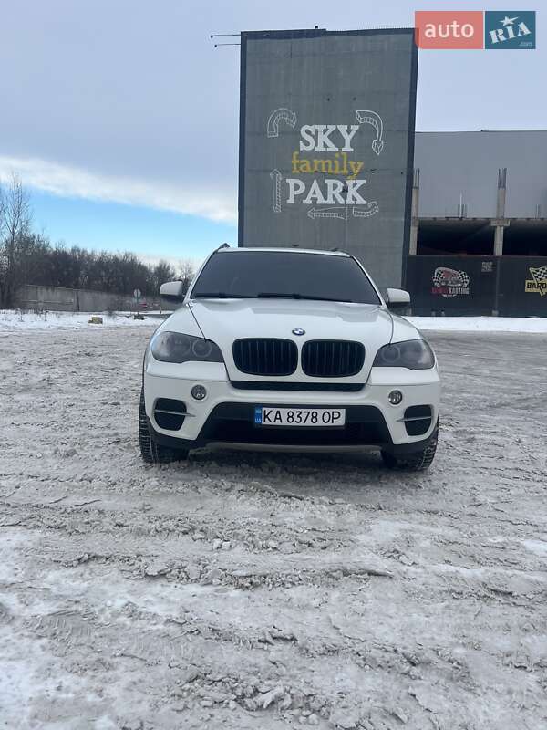 Внедорожник / Кроссовер BMW X5 2012 в Киеве