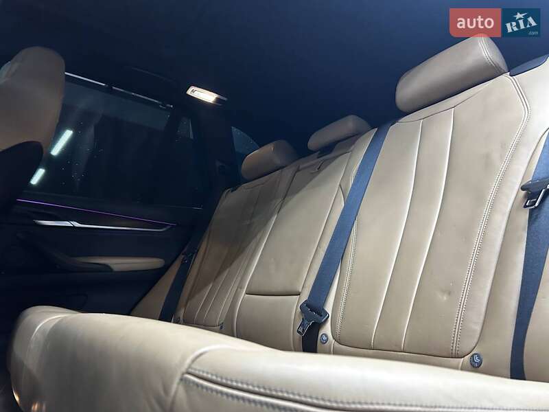 Позашляховик / Кросовер BMW X5 2016 в Чернівцях