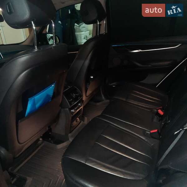 Позашляховик / Кросовер BMW X5 2014 в Чернівцях