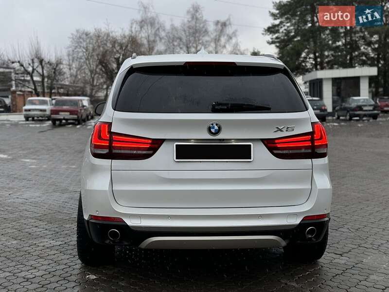 Позашляховик / Кросовер BMW X5 2014 в Чернівцях