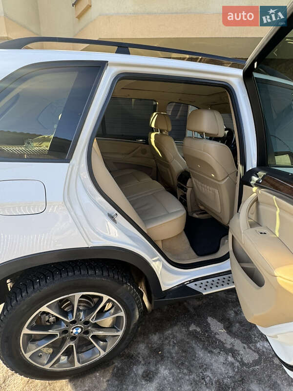 Внедорожник / Кроссовер BMW X5 2010 в Ивано-Франковске