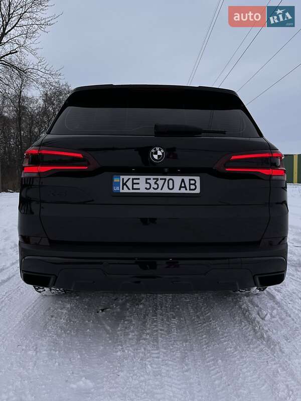 Внедорожник / Кроссовер BMW X5 2021 в Синельниково