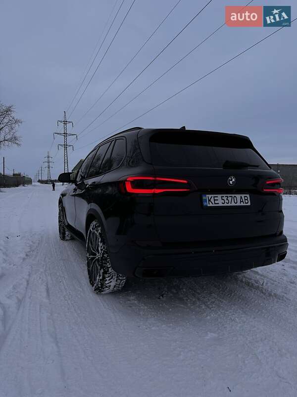 Внедорожник / Кроссовер BMW X5 2021 в Синельниково