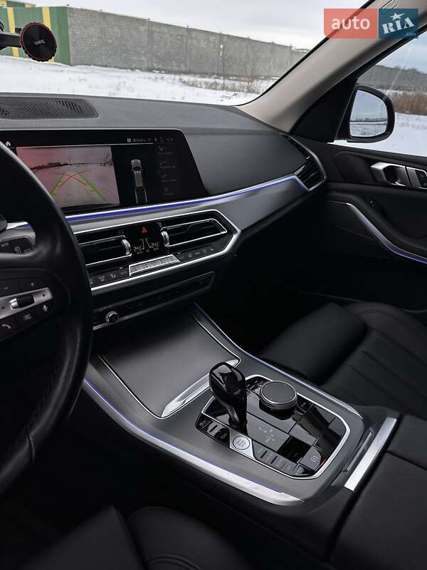 Внедорожник / Кроссовер BMW X5 2021 в Синельниково