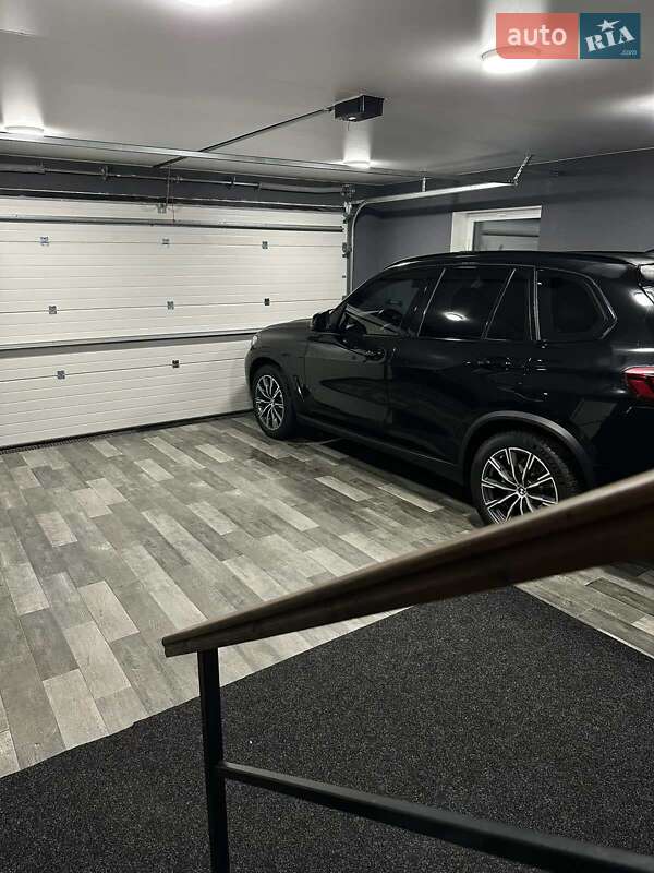 Внедорожник / Кроссовер BMW X5 2021 в Синельниково