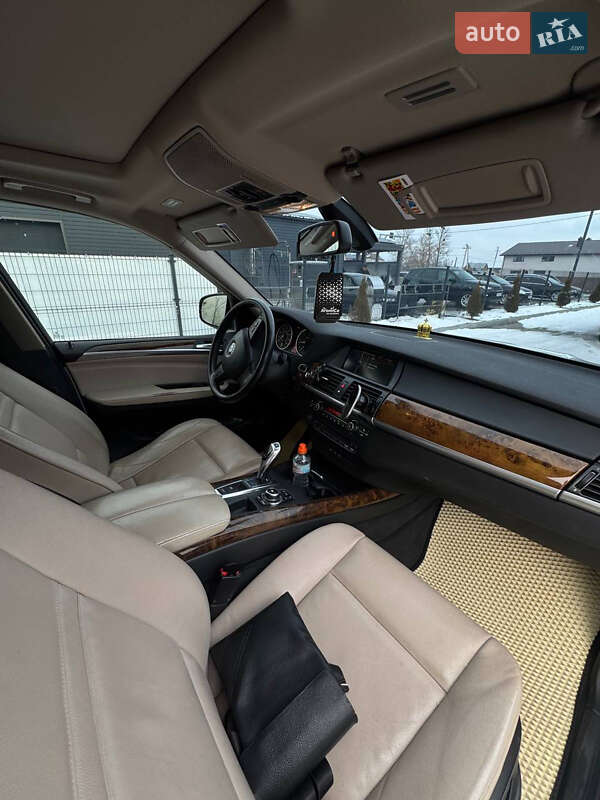 Внедорожник / Кроссовер BMW X5 2011 в Ивано-Франковске