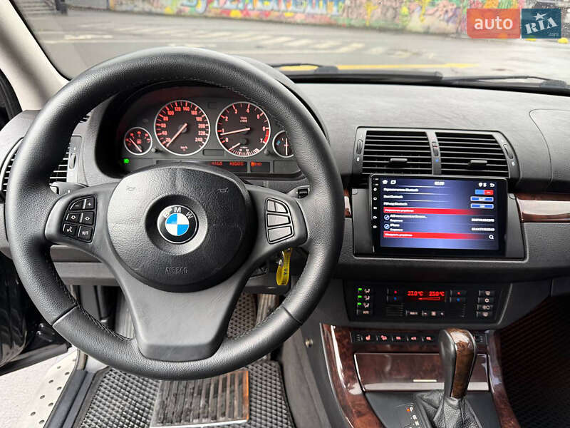 Внедорожник / Кроссовер BMW X5 2004 в Одессе