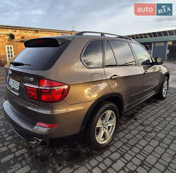Внедорожник / Кроссовер BMW X5 2012 в Черновцах