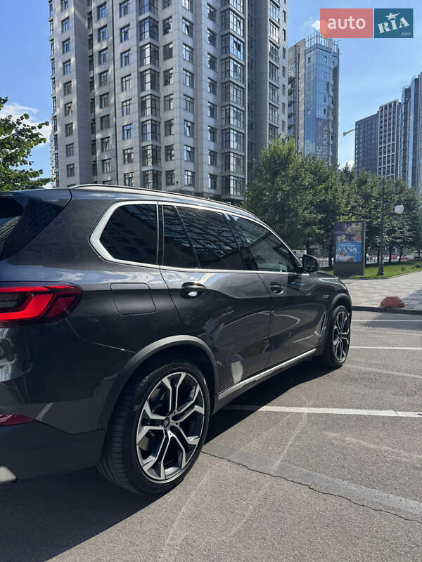 Внедорожник / Кроссовер BMW X5 2022 в Киеве