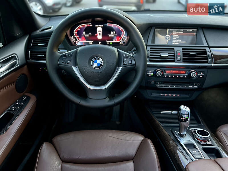 Внедорожник / Кроссовер BMW X5 2011 в Одессе