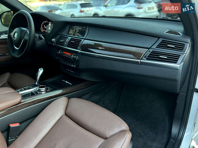 Внедорожник / Кроссовер BMW X5 2011 в Одессе