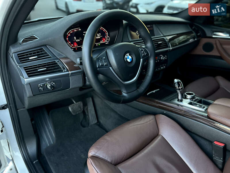 Внедорожник / Кроссовер BMW X5 2011 в Одессе