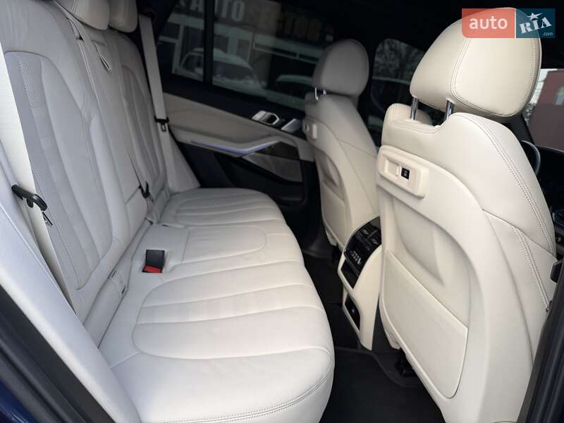 Внедорожник / Кроссовер BMW X5 2022 в Харькове