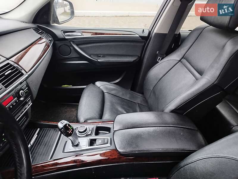 Внедорожник / Кроссовер BMW X5 2010 в Харькове