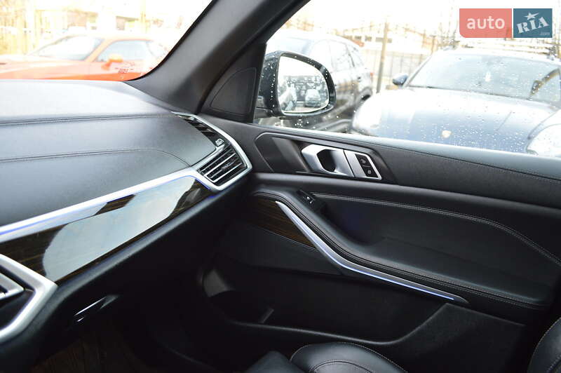 Внедорожник / Кроссовер BMW X5 2019 в Одессе