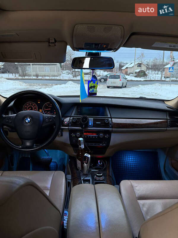 Внедорожник / Кроссовер BMW X5 2010 в Долине