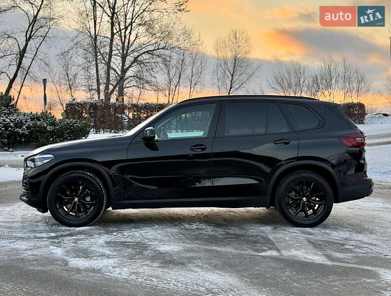 Внедорожник / Кроссовер BMW X5 2022 в Киеве