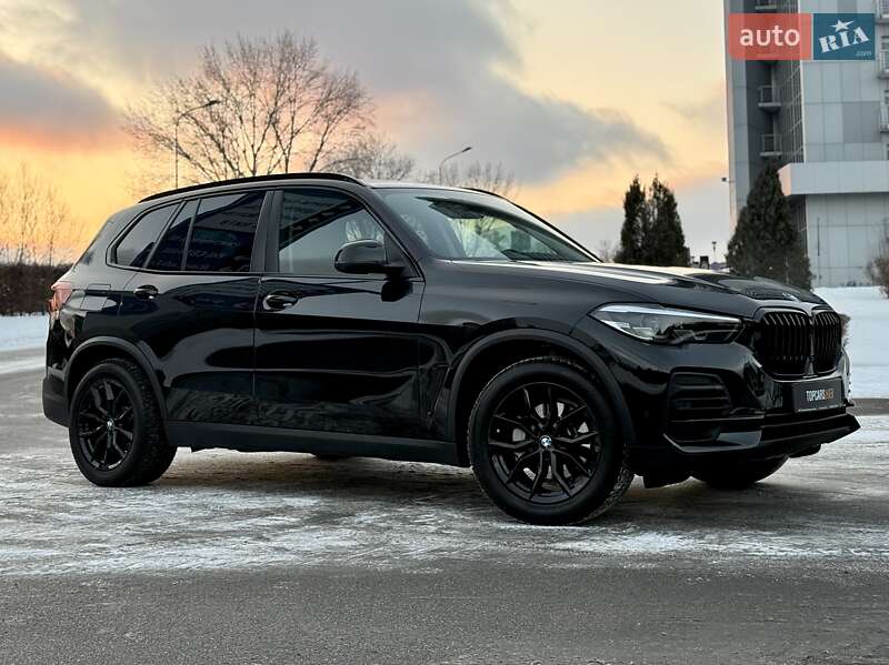 Внедорожник / Кроссовер BMW X5 2022 в Киеве
