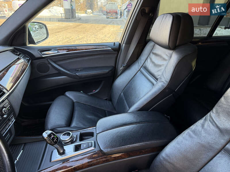 Внедорожник / Кроссовер BMW X5 2010 в Хмельницком