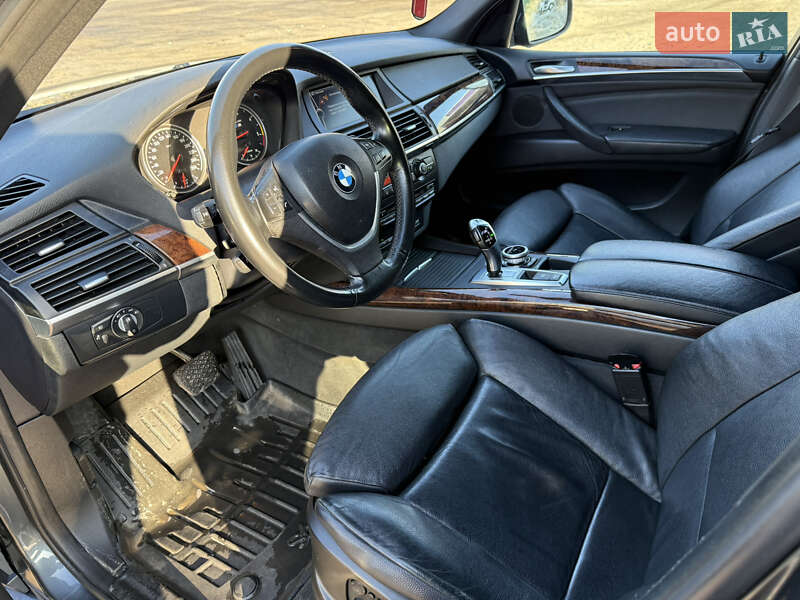 Внедорожник / Кроссовер BMW X5 2010 в Хмельницком