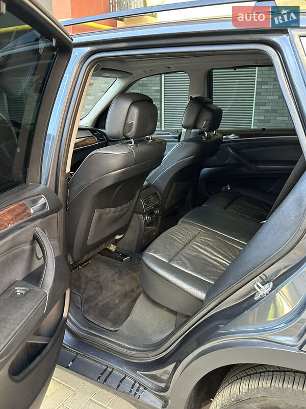 Внедорожник / Кроссовер BMW X5 2010 в Житомире