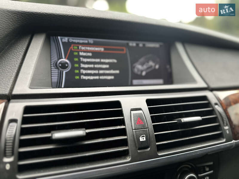 Внедорожник / Кроссовер BMW X5 2010 в Житомире