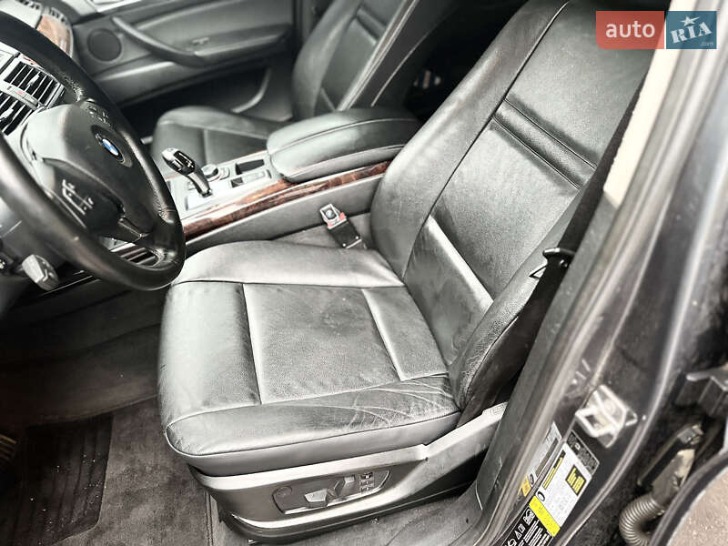 Внедорожник / Кроссовер BMW X5 2010 в Житомире