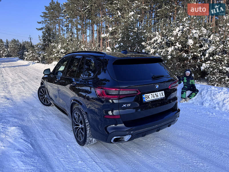 Внедорожник / Кроссовер BMW X5 2018 в Ровно