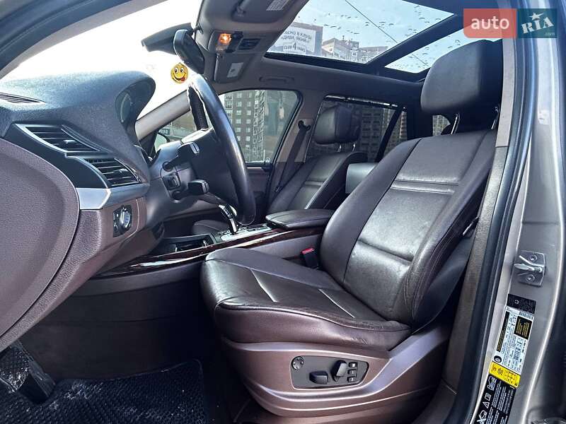 Внедорожник / Кроссовер BMW X5 2010 в Киеве