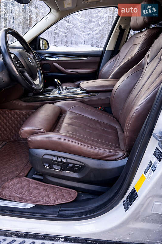 Внедорожник / Кроссовер BMW X5 2014 в Черновцах