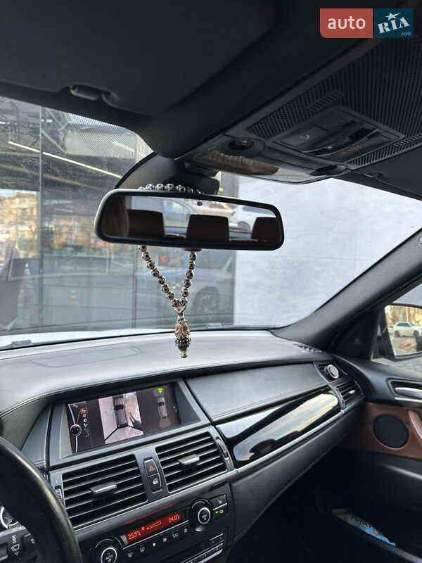 Внедорожник / Кроссовер BMW X5 2010 в Южноукраинске