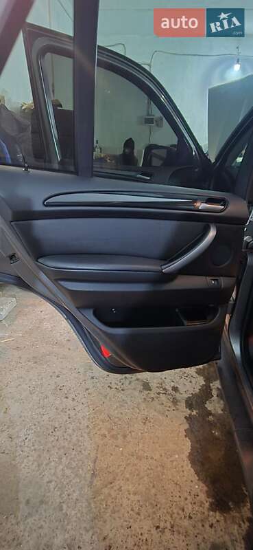 Внедорожник / Кроссовер BMW X5 2005 в Новом Роздоле