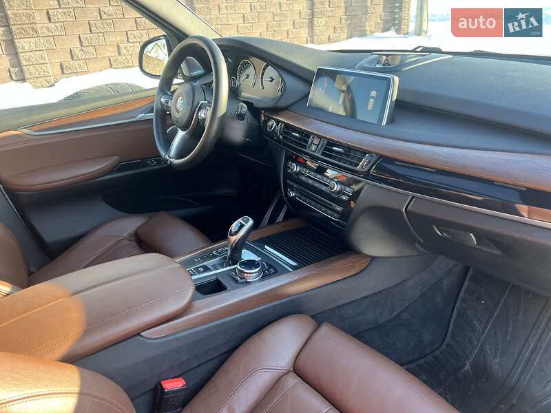 Внедорожник / Кроссовер BMW X5 2014 в Ровно