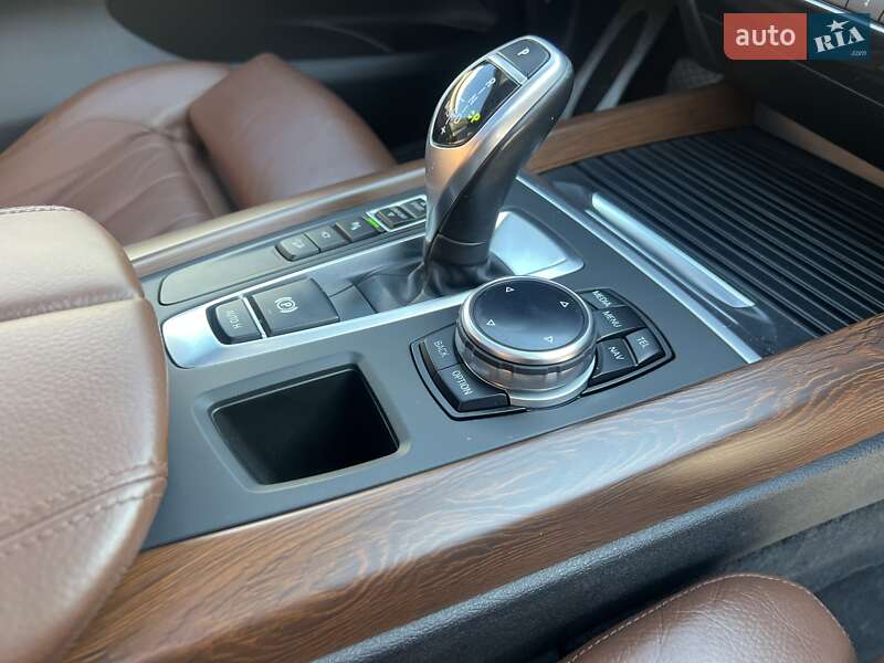 Внедорожник / Кроссовер BMW X5 2014 в Ровно