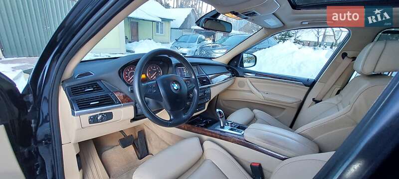 Внедорожник / Кроссовер BMW X5 2012 в Дубно