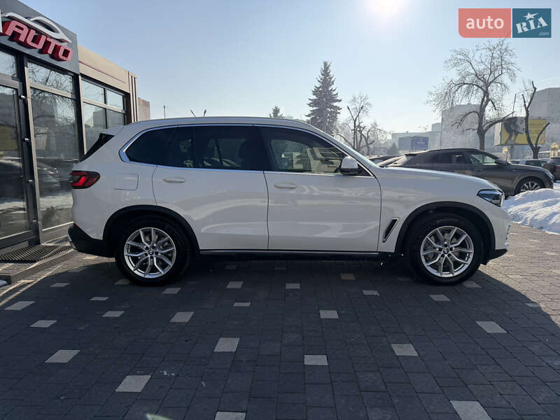 Внедорожник / Кроссовер BMW X5 2023 в Ужгороде