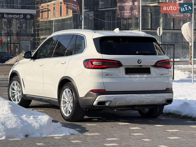 Внедорожник / Кроссовер BMW X5 2023 в Ужгороде