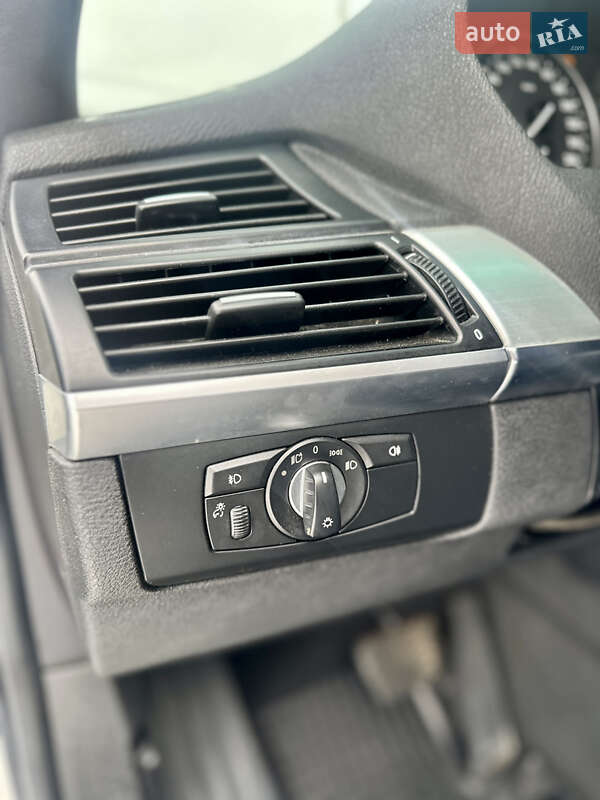 Внедорожник / Кроссовер BMW X5 2010 в Черновцах