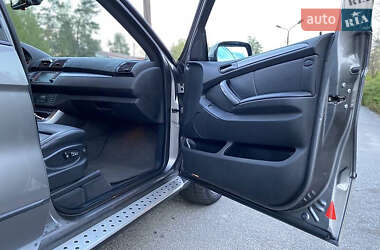 Внедорожник / Кроссовер BMW X5 2004 в Одессе