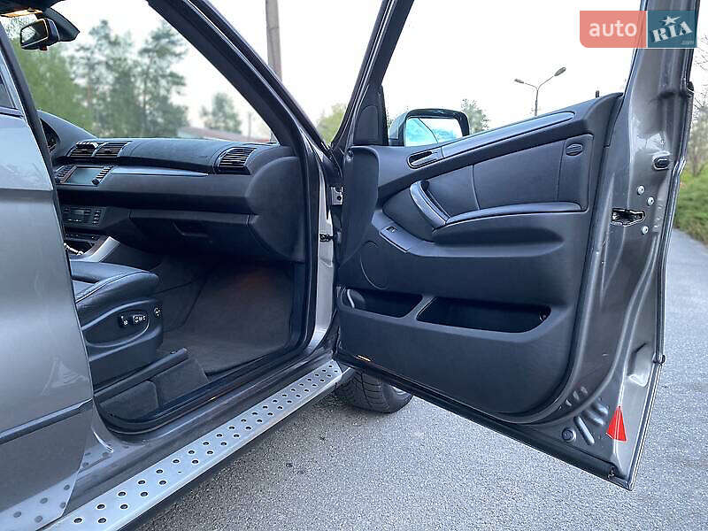 Внедорожник / Кроссовер BMW X5 2004 в Одессе