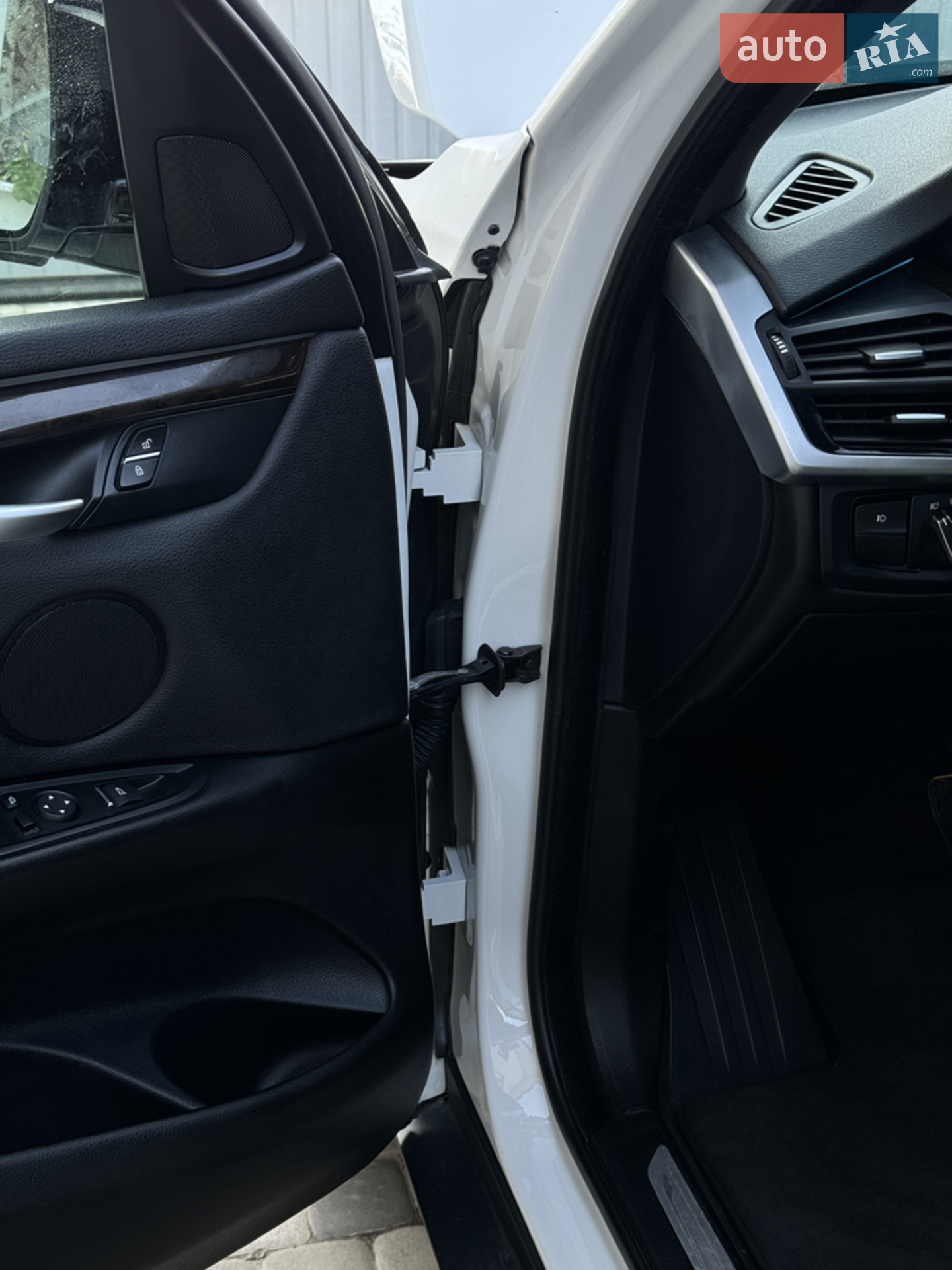2017 BMW X5 - мініатюра 24