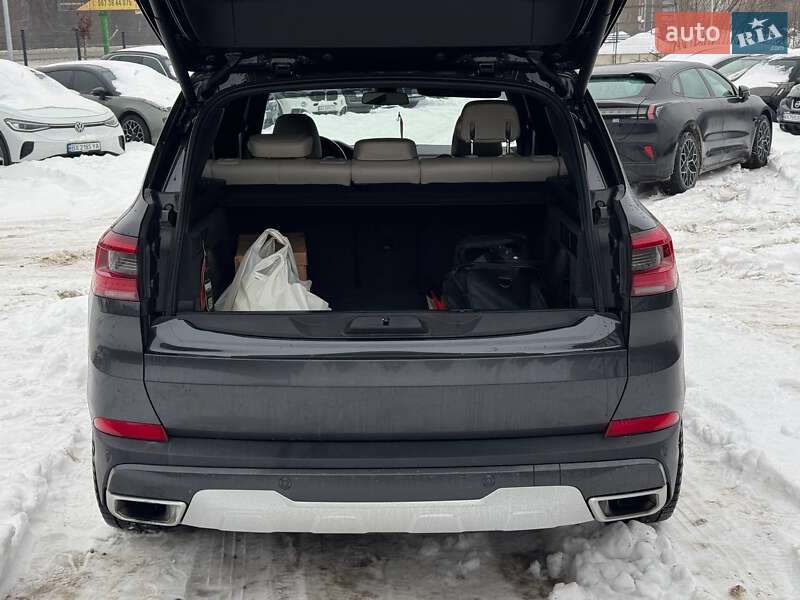 Внедорожник / Кроссовер BMW X5 2019 в Каменец-Подольском