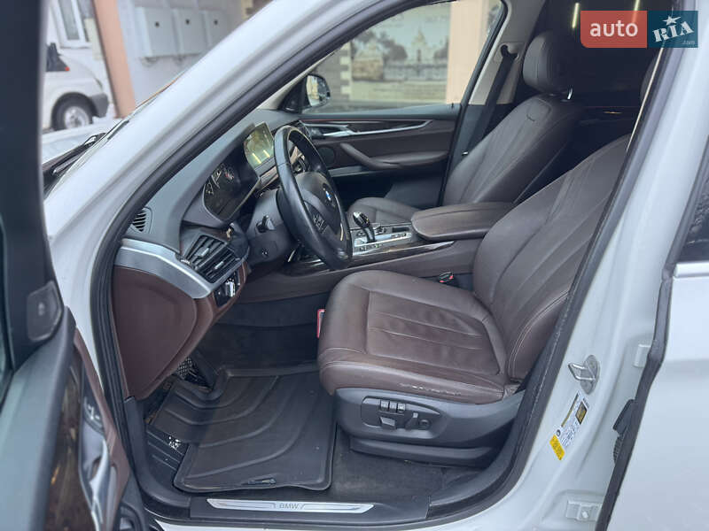 Позашляховик / Кросовер BMW X5 2015 в Луцьку
