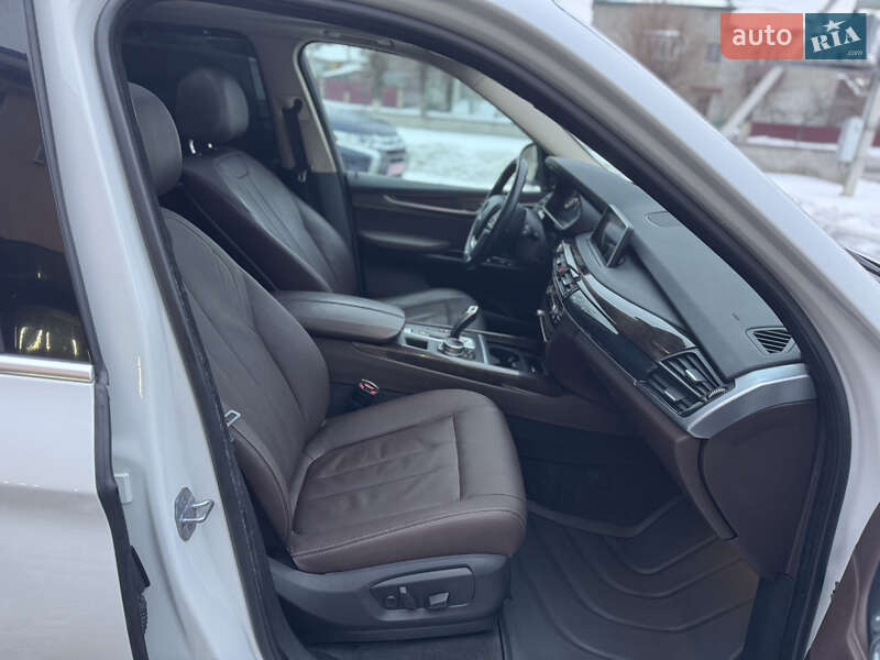 Позашляховик / Кросовер BMW X5 2015 в Луцьку