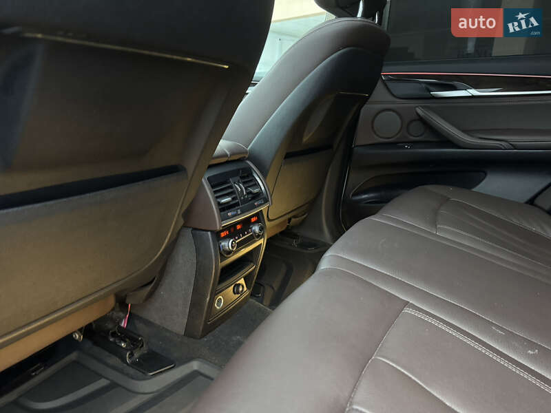 Позашляховик / Кросовер BMW X5 2015 в Луцьку