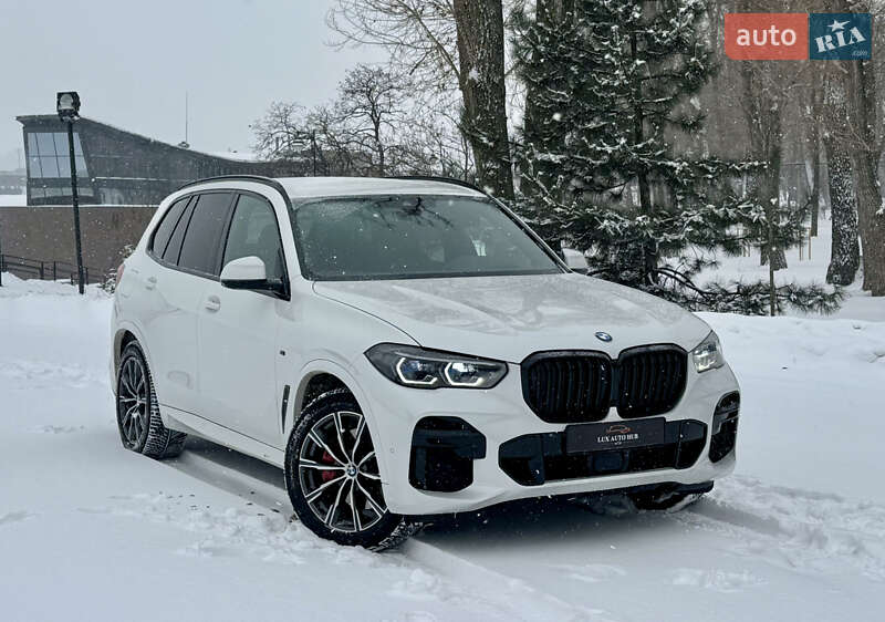 Внедорожник / Кроссовер BMW X5 2022 в Киеве