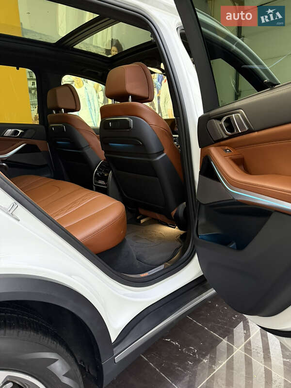 Позашляховик / Кросовер BMW X5 2024 в Львові